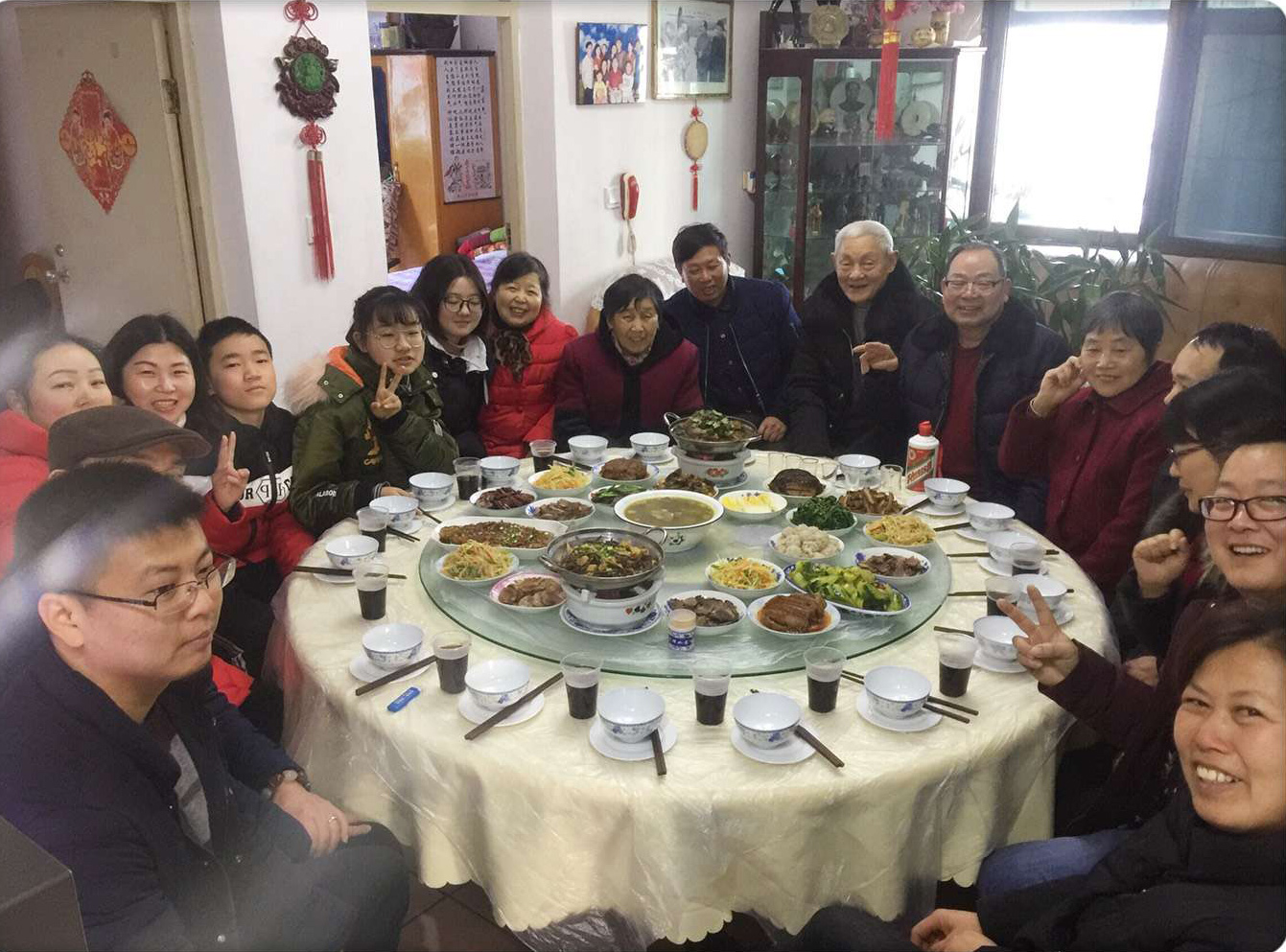 除夕夜，四代同堂過(guò)新年。（當(dāng)陽(yáng)公司生產(chǎn)企劃部  張燕）.jpg